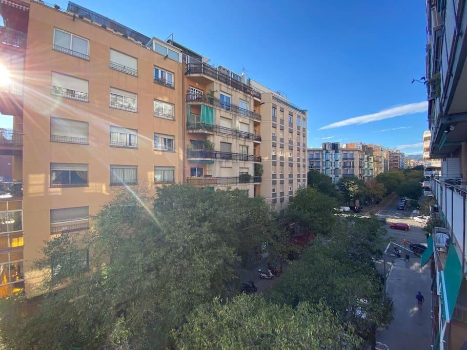 Apartamento Local Life Near Sagrada Familia By Myrentalhost *
